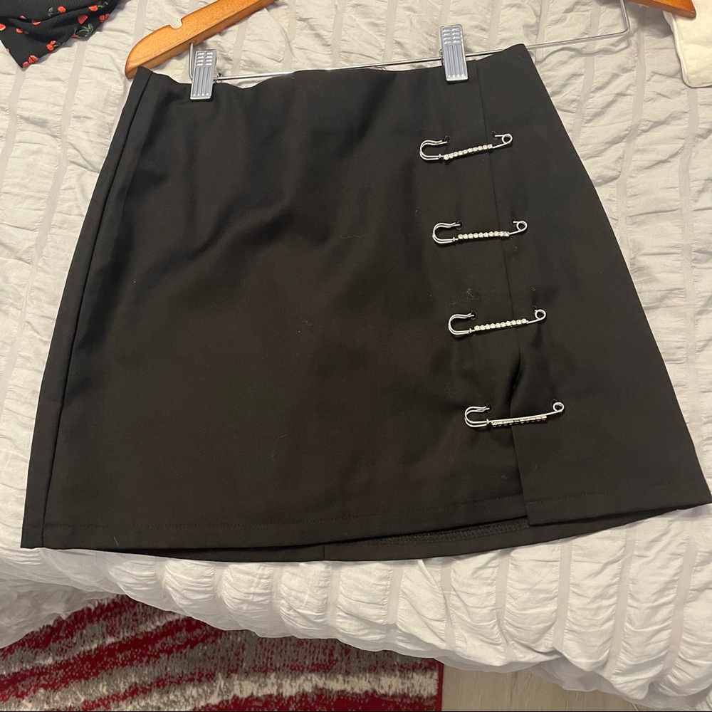 rhinestone safety pin black skirt size XS NWT